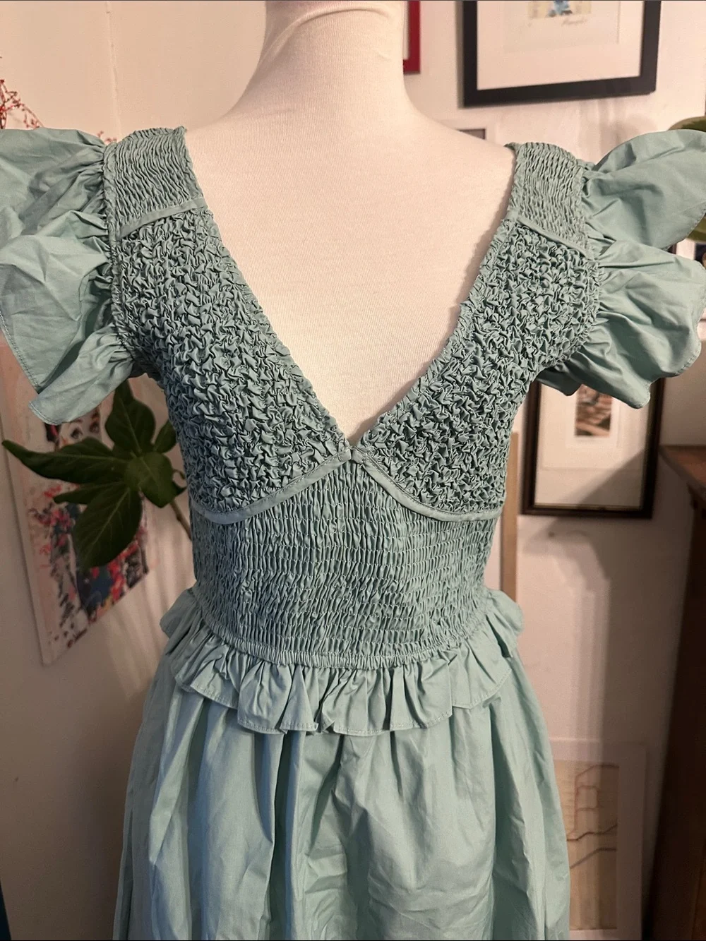 Aureum Robin Smocked Flutter Sleeve Midi Dress in Sage Small NWT - Picture 5 of 16